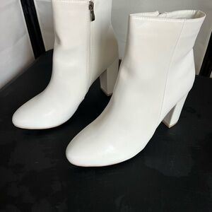 PrettyLittleThing Chic Ivory Heeled Boots